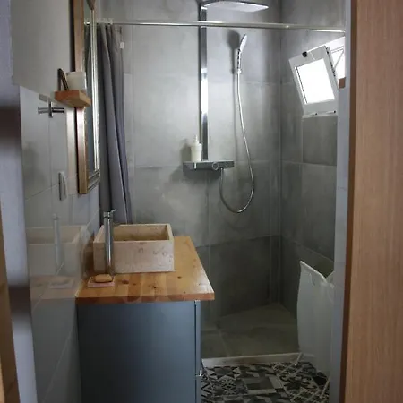 Estudio Com Espaco Exterior, 5 Minutos De Cascais.