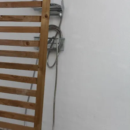 Estudio Com Espaco Exterior, 5 Minutos De Cascais. *