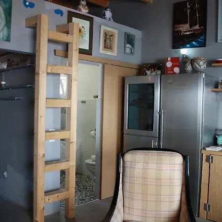 Estudio Com Espaco Exterior, 5 Minutos De Cascais. *