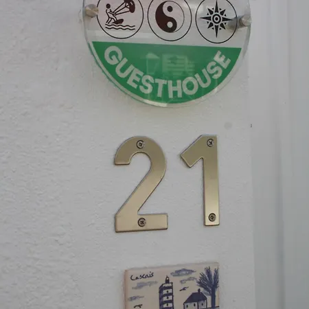 Estudio Com Espaco Exterior, 5 Minutos De Cascais. * Cascaes